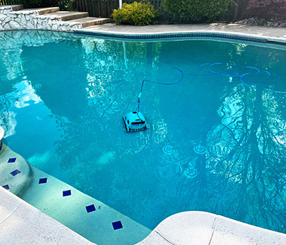 The portable pool vaccum freeing up valuable time