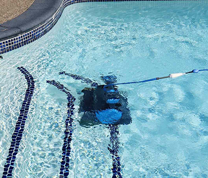 Pool electric vaccum spot clean in seconds