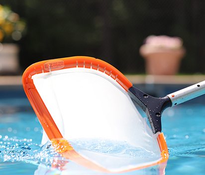 Pool leaf rakes skimmer